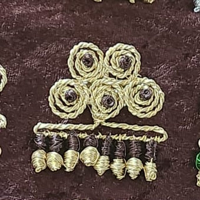 Pendientes de alambre Una de Belén, dorado y marrón