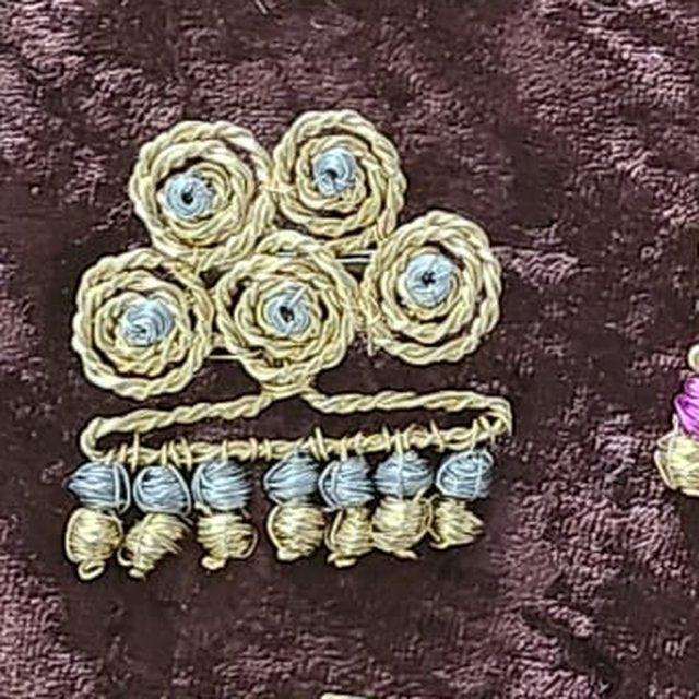 Pendientes de alambre Una de Belén, dorado y plata